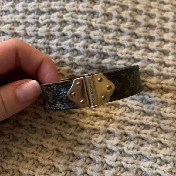 Louis Vuitton Nano Monogram Bracelet - Picture 9 of 9